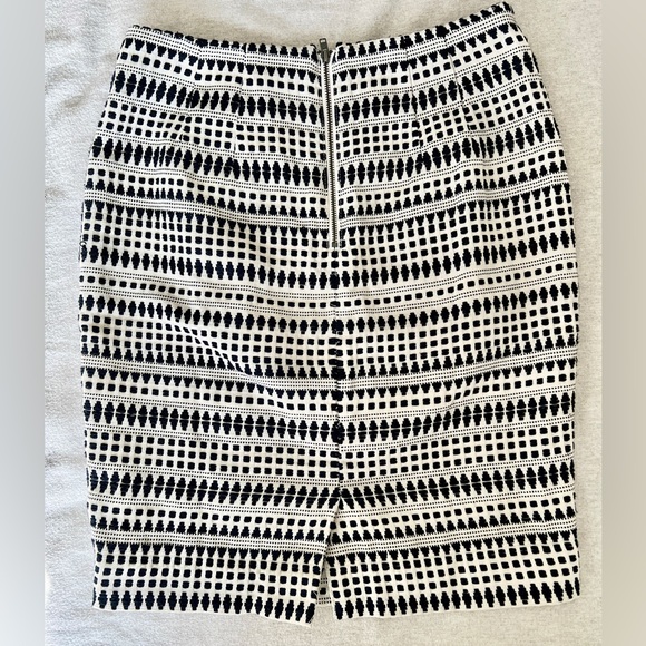 LOFT bohemian pencil skirt off-white and black size 2P - Picture 6 of 9